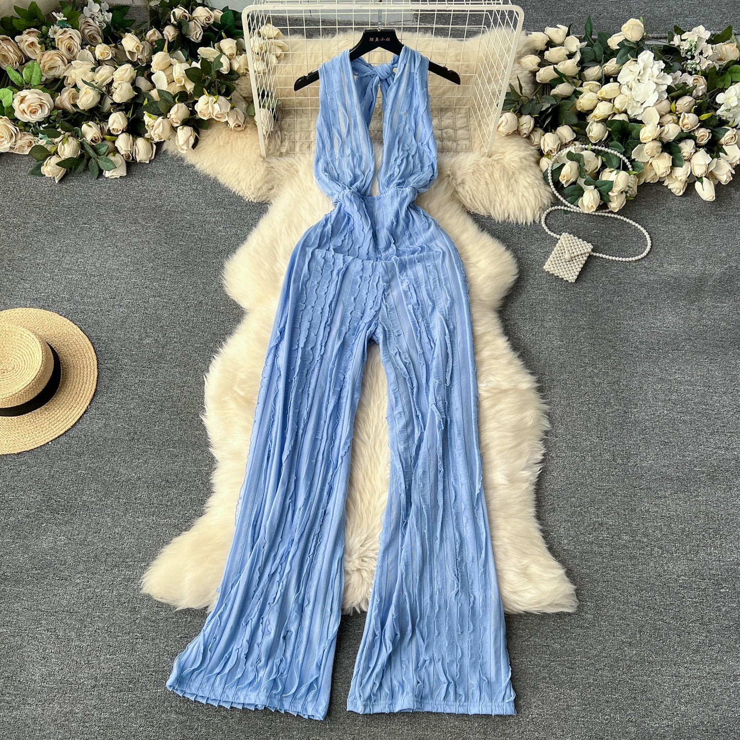 V-neck open back high waist jumpsuit - Novalito