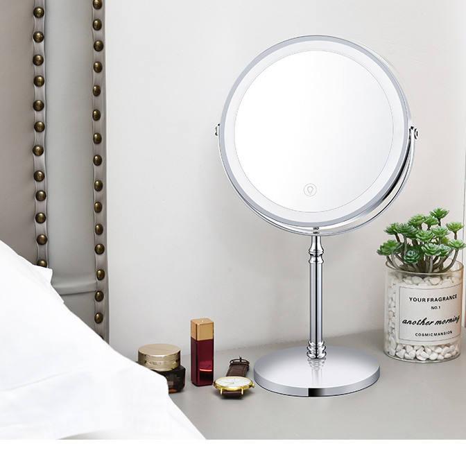 Magnifying Dual sided Mirror with Light - Novalito