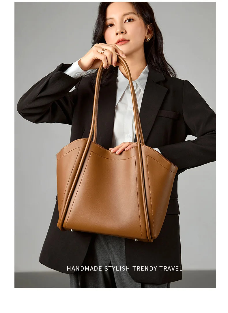 Large Leather Commuter Handbag - Novalito